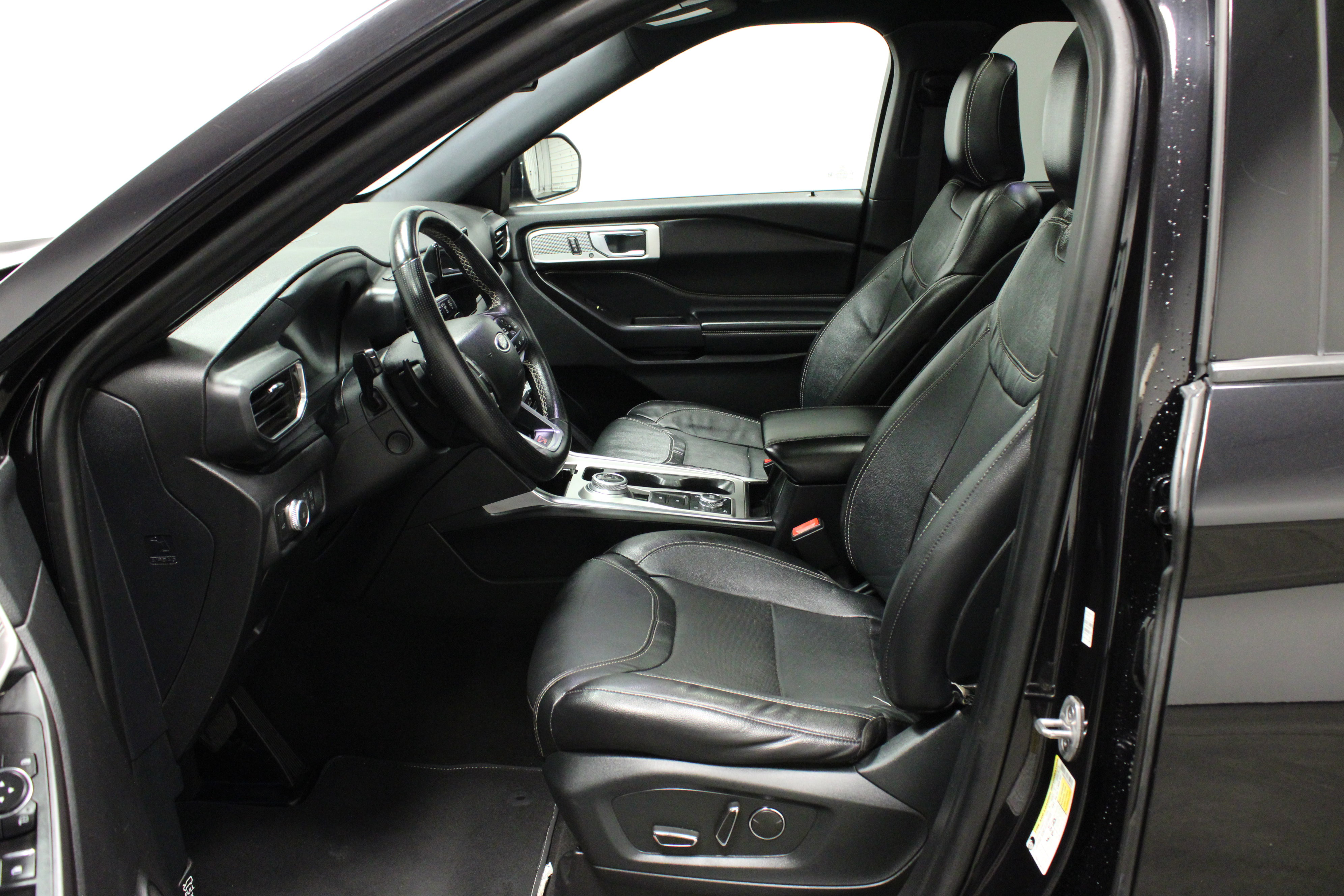 Used 2020 Ford Explorer ST image 19