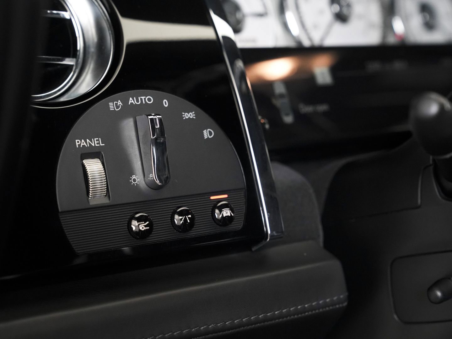 Used 2020 Rolls-Royce Dawn image 30