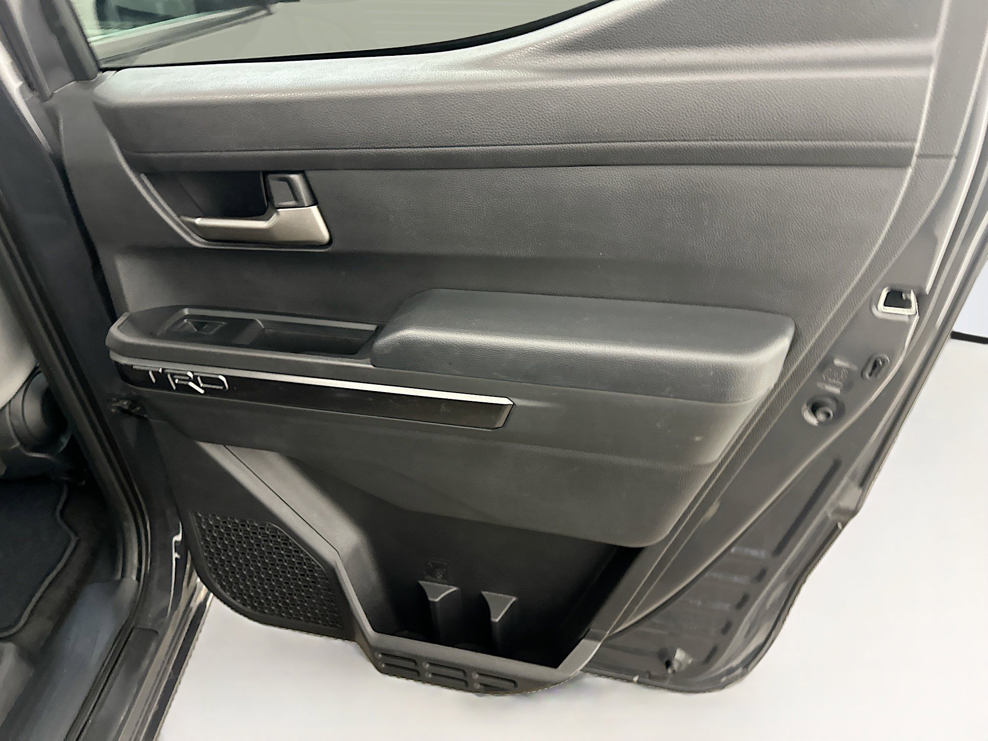 Used 2025 Toyota Tacoma TRD Off-Road image 31