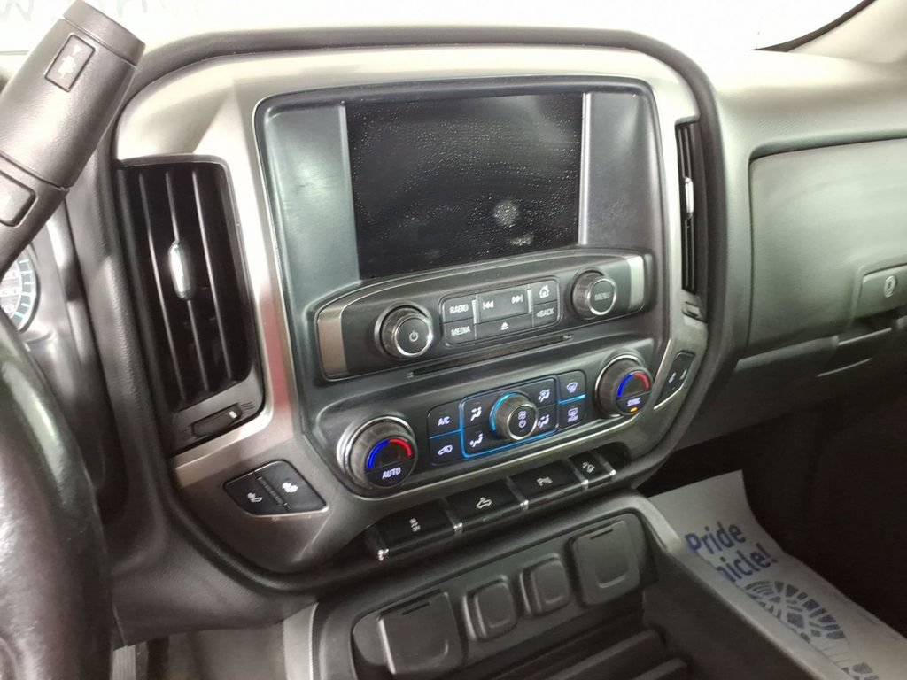 Used 2017 Chevrolet Silverado 1500 LT w/ Midnight Edition AWD/4WD image 18