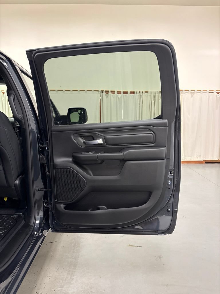 New 2026 RAM 1500 Express AWD/4WD image 27