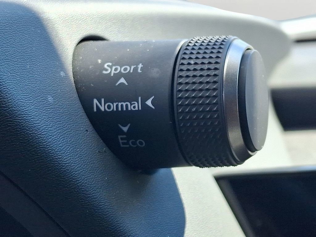 Used 2023 Lexus UX 250h AWD w/ Accessory Package (Z2) image 24