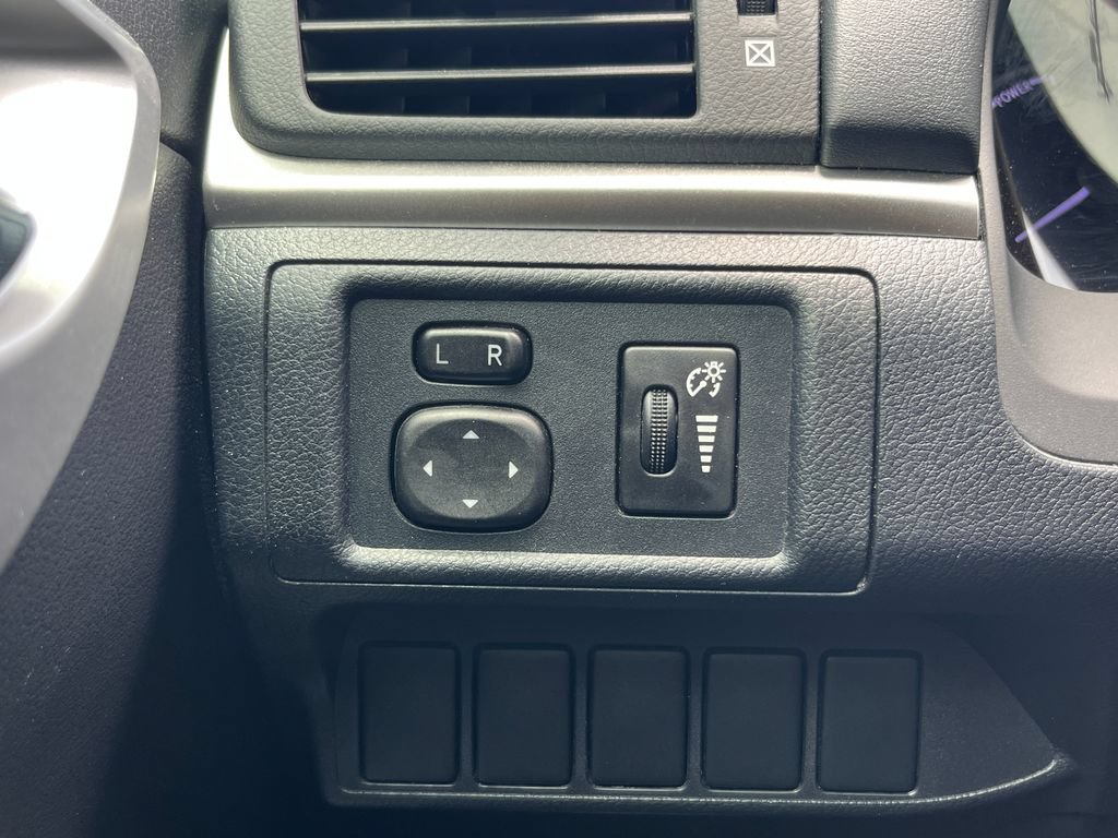 Used 2013 Lexus CT 200h w/ F Sport Pkg w/Nuluxe Trim FWD image 24