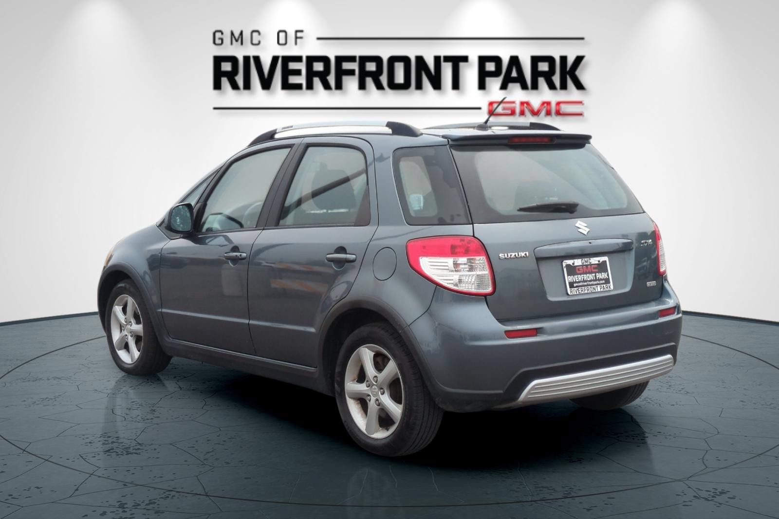 Used 2009 Suzuki SX4 AWD Hatchback w/ Touring Pkg image 5