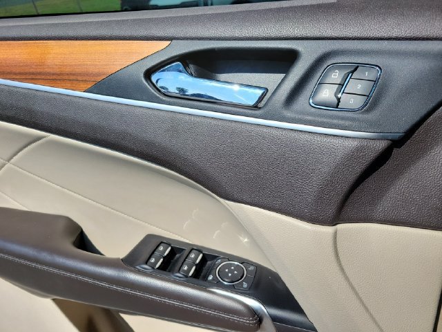 Used 2019 Lincoln MKC Select w/ Select Plus Package FWD image 15