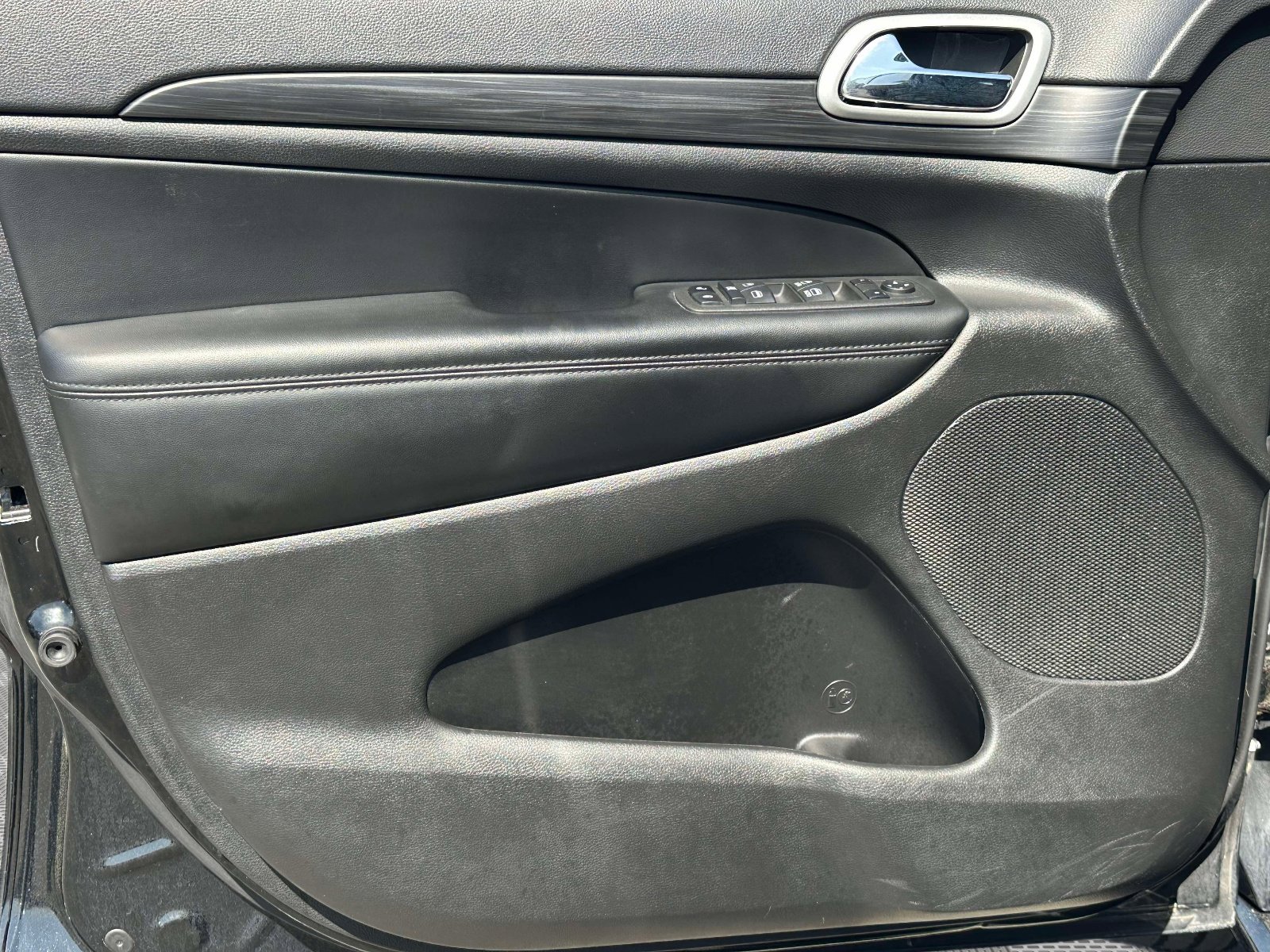 Used 2022 Jeep Grand Cherokee Laredo X image 17