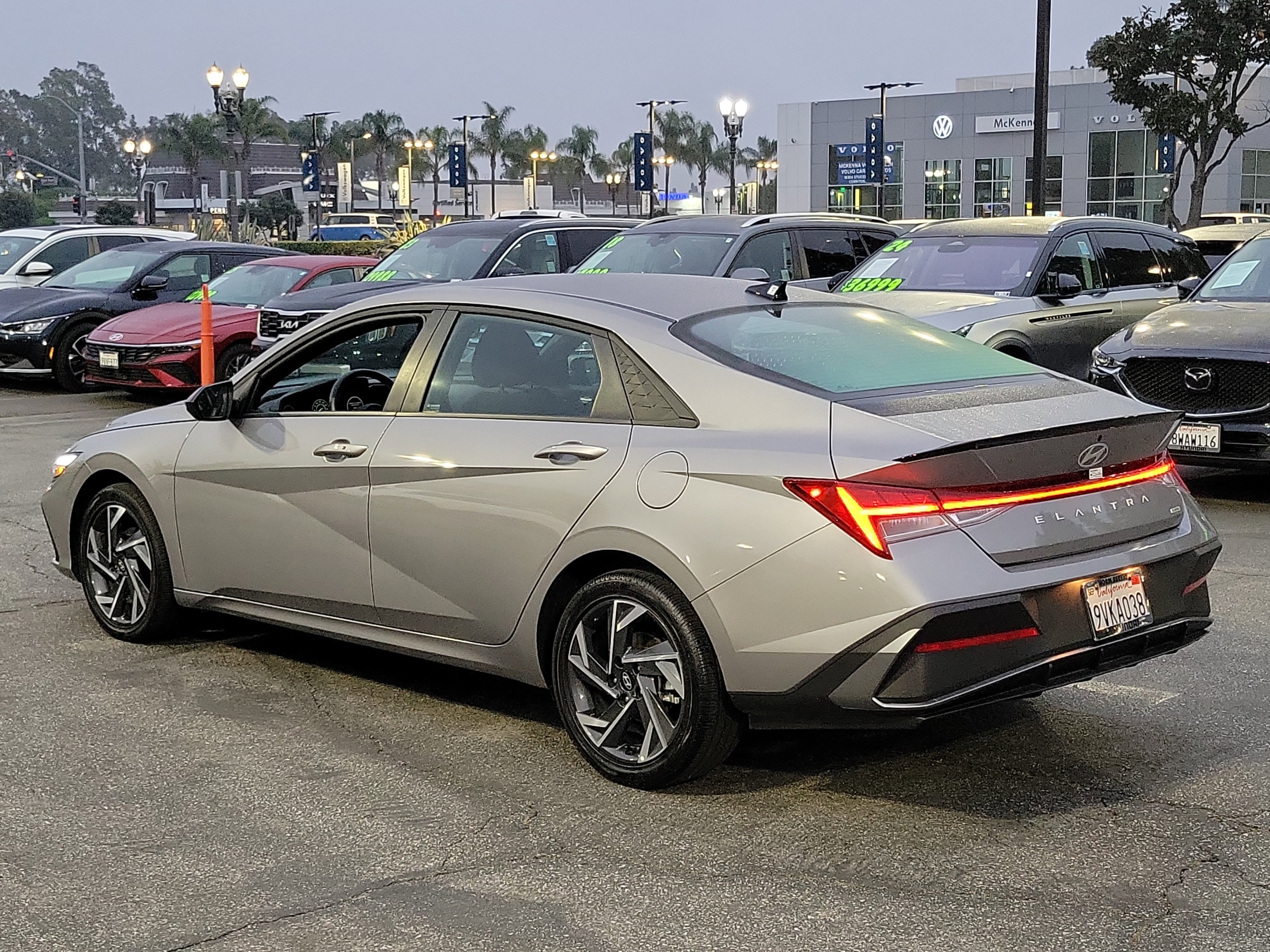 Certified 2025 Hyundai Elantra SEL image 28