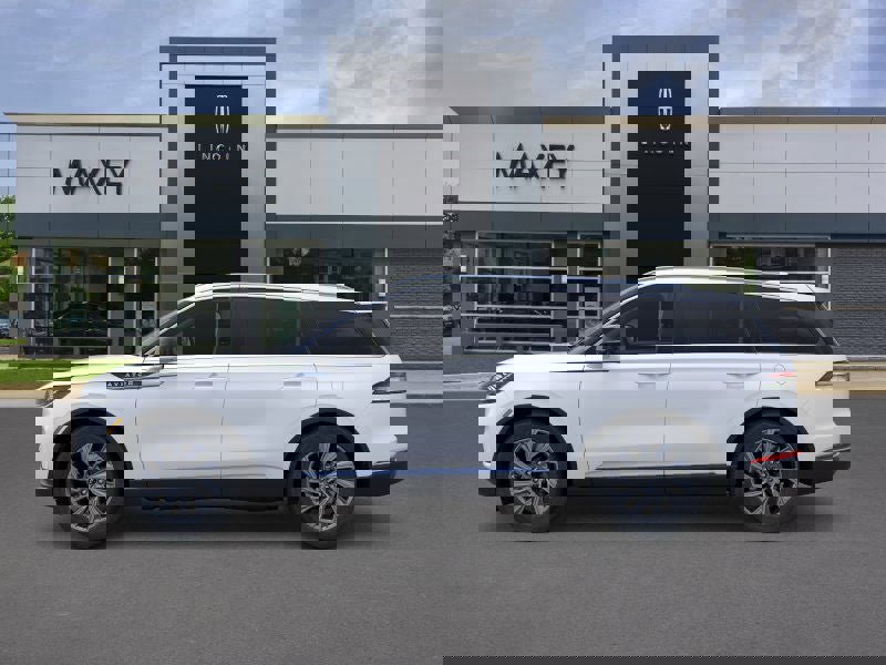 New 2026 Lincoln Aviator AWD image 3