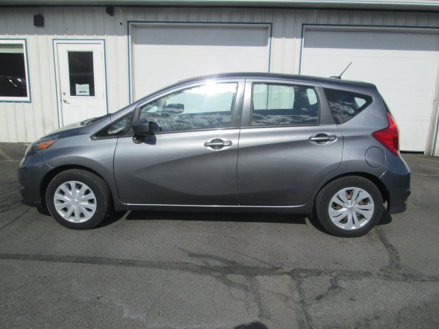 Used 2017 Nissan Versa Note SV FWD image 2
