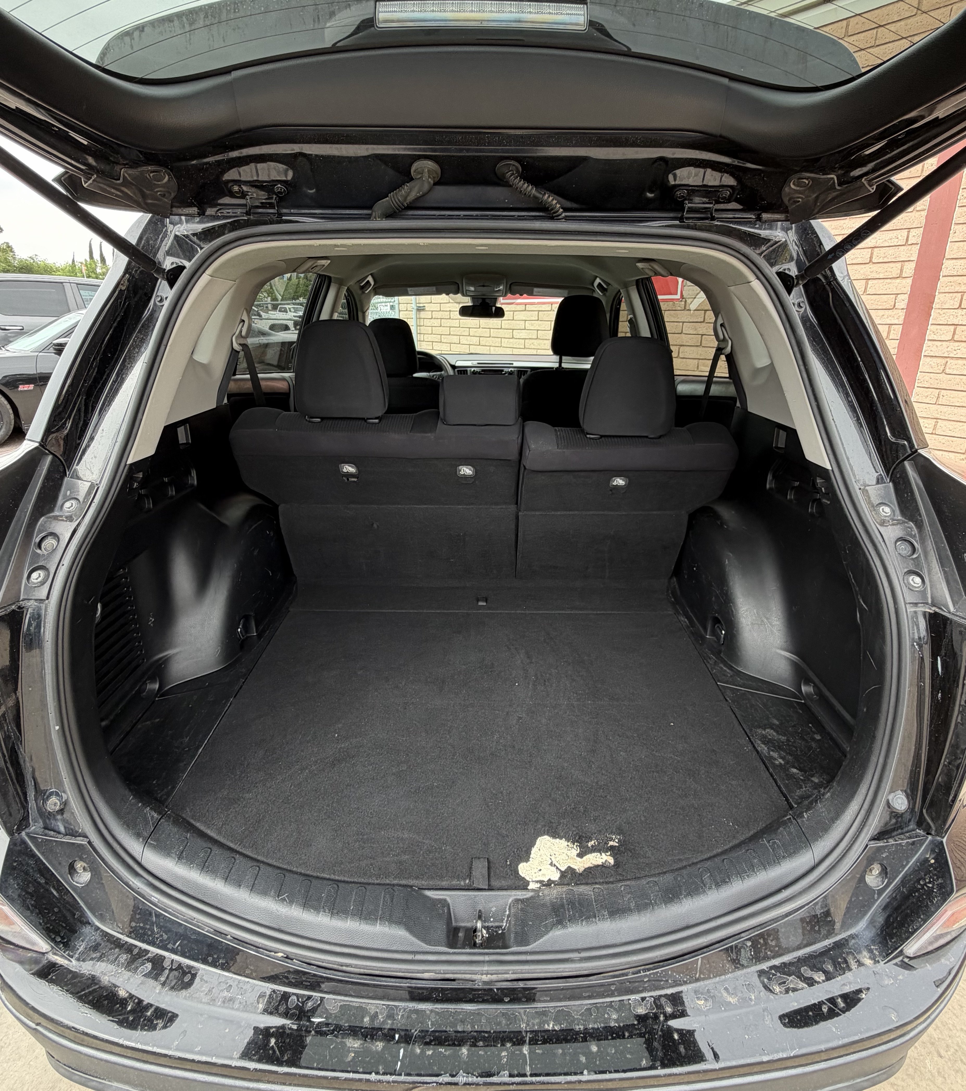Used 2017 Toyota RAV4 LE w/ All Weather Liner Package AWD/4WD image 6