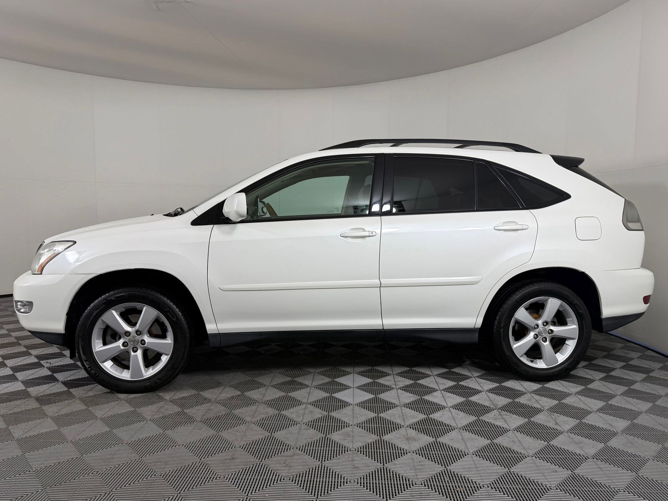 Used 2006 Lexus RX 330 image 2