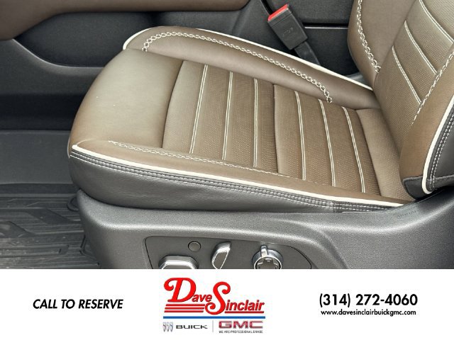 New 2026 GMC Yukon Denali Ultimate AWD/4WD image 12