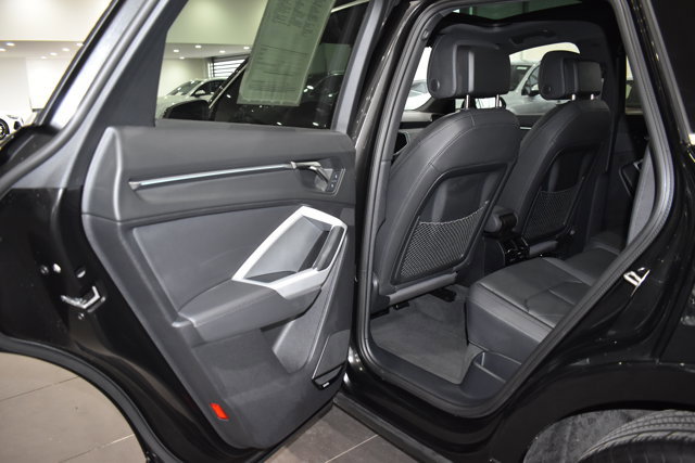 Used 2023 Audi Q3 2.0T Premium Plus w/ Premium Plus Package image 24