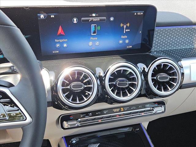 New 2025 Mercedes-Benz GLB 250 image 12