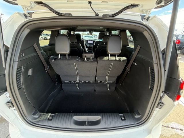 New 2026 Chrysler Pacifica Select AWD/4WD image 13