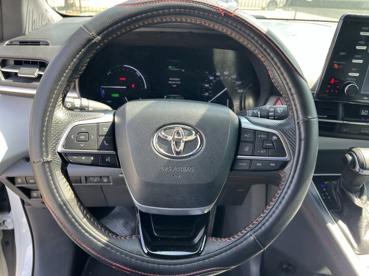 Used 2021 Toyota Sienna XSE FWD image 7