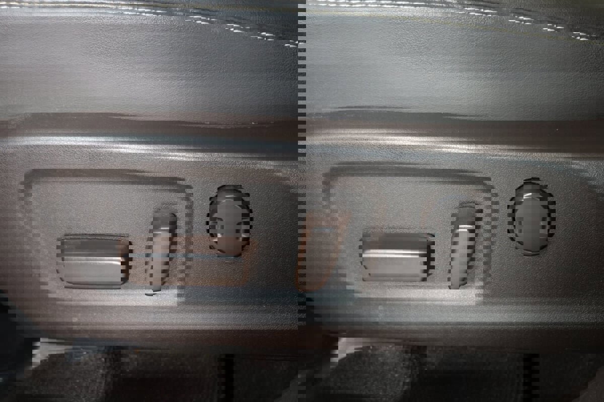 Used 2019 Lexus RX 450h AWD image 27