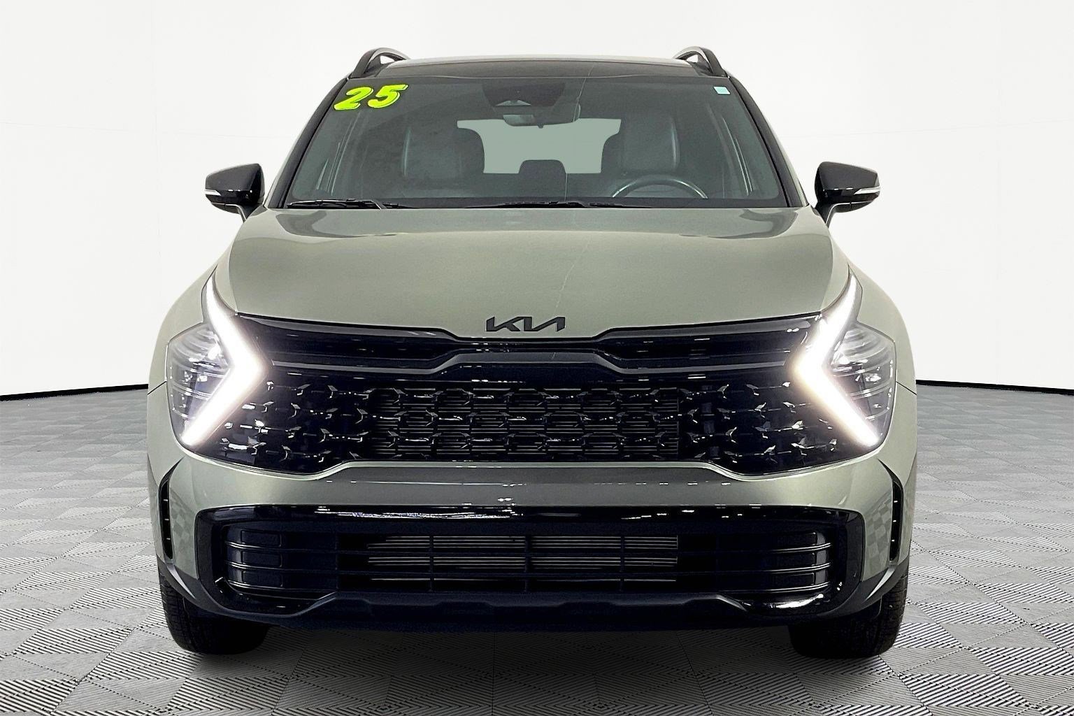 Used 2025 Kia Sportage X-Line w/ Premium Package image 2