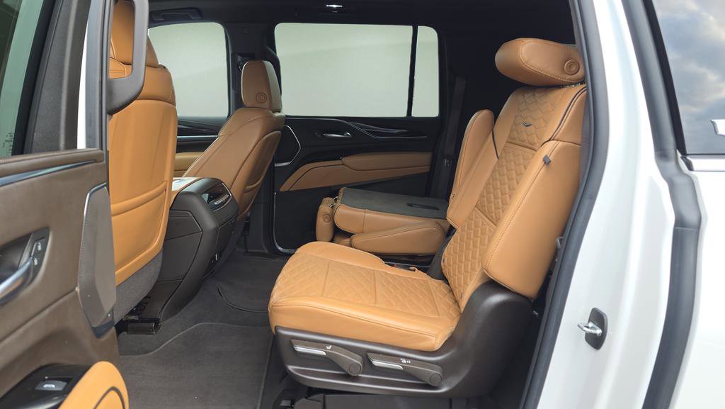 Used 2022 Cadillac Escalade ESV Premium Luxury AWD/4WD image 23