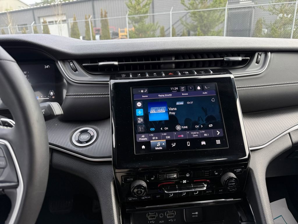 Certified 2023 Jeep Grand Cherokee Altitude image 18