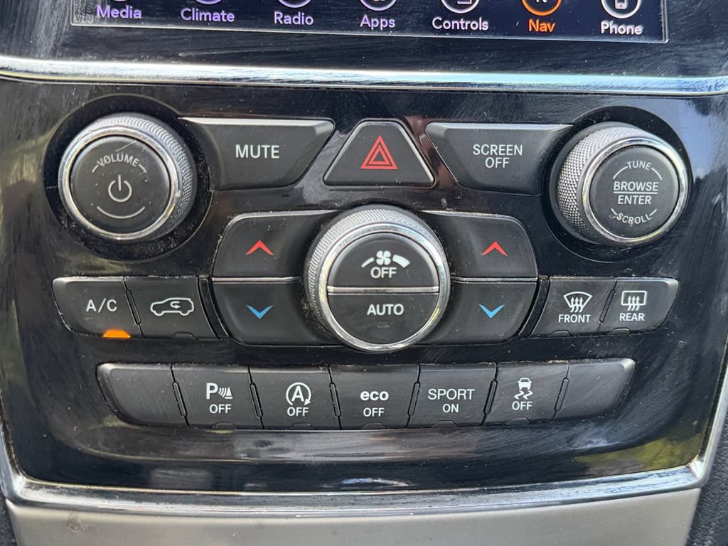 Used 2019 Jeep Grand Cherokee Laredo w/ Laredo X Package AWD/4WD image 29