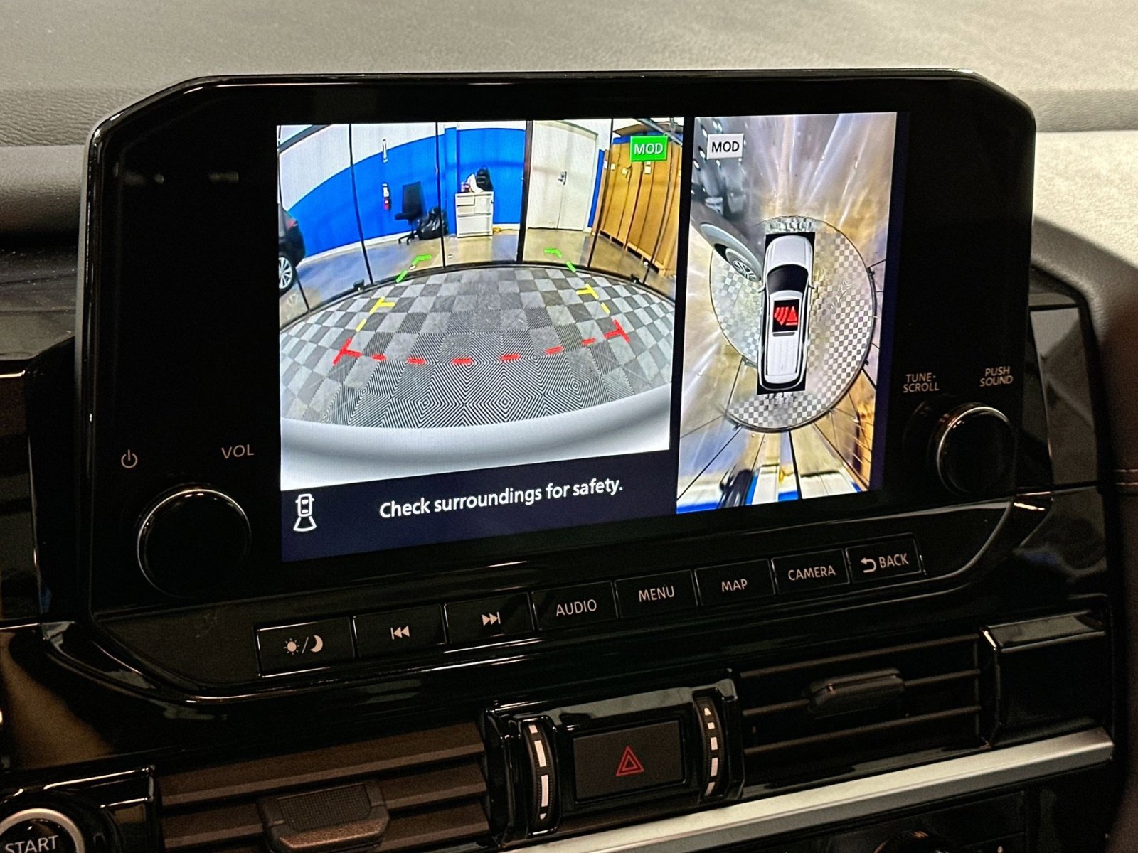 Used 2023 Nissan Pathfinder Platinum image 24