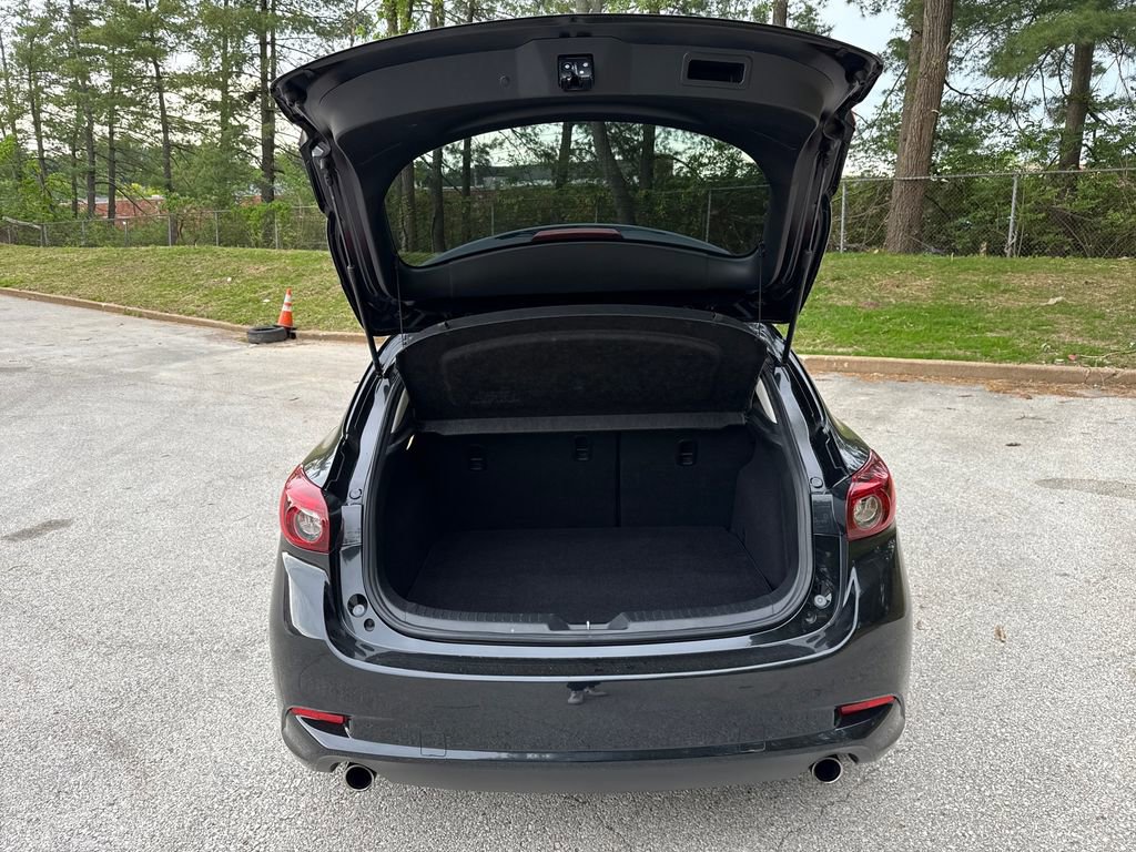 Used 2017 MAZDA MAZDA3 Grand Touring w/ Premium Equipment Package FWD image 26