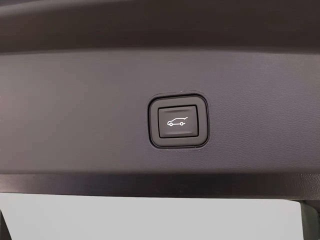Used 2024 Cadillac Lyriq Luxury RWD image 10