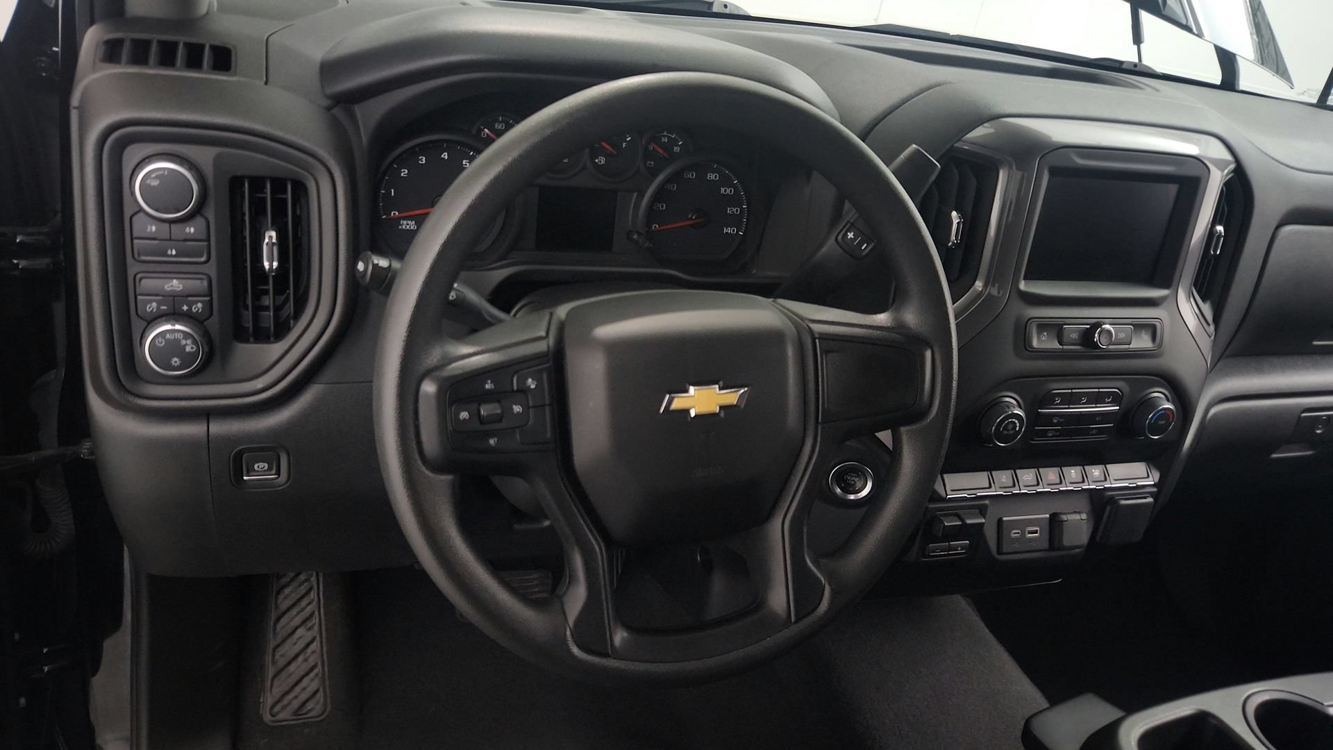 Used 2024 Chevrolet Silverado 2500 Custom w/ Custom Convenience Package AWD/4WD image 17