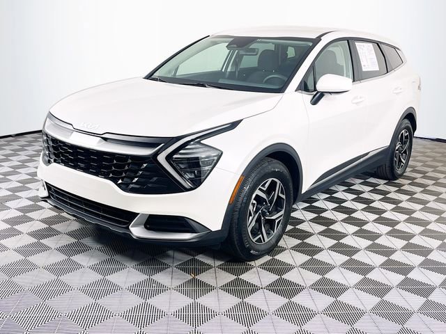 Used 2024 Kia Sportage LX image 4