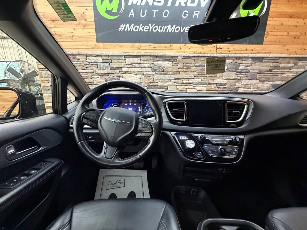 Used 2020 Chrysler Pacifica Touring-L w/ S Appearance Package FWD image 26