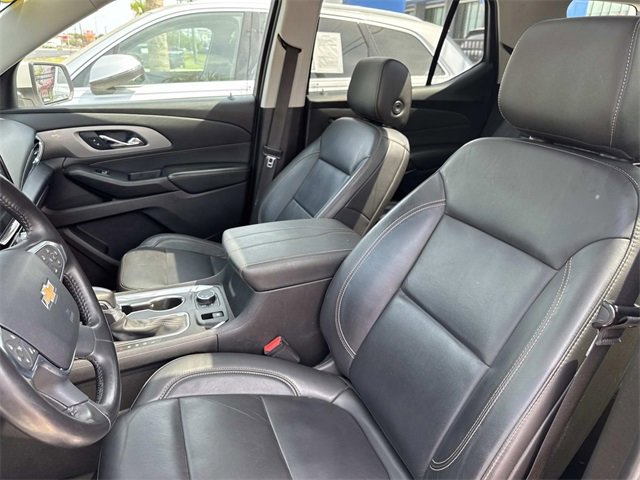 Used 2021 Chevrolet Traverse LT w/ LT Premium Package image 16