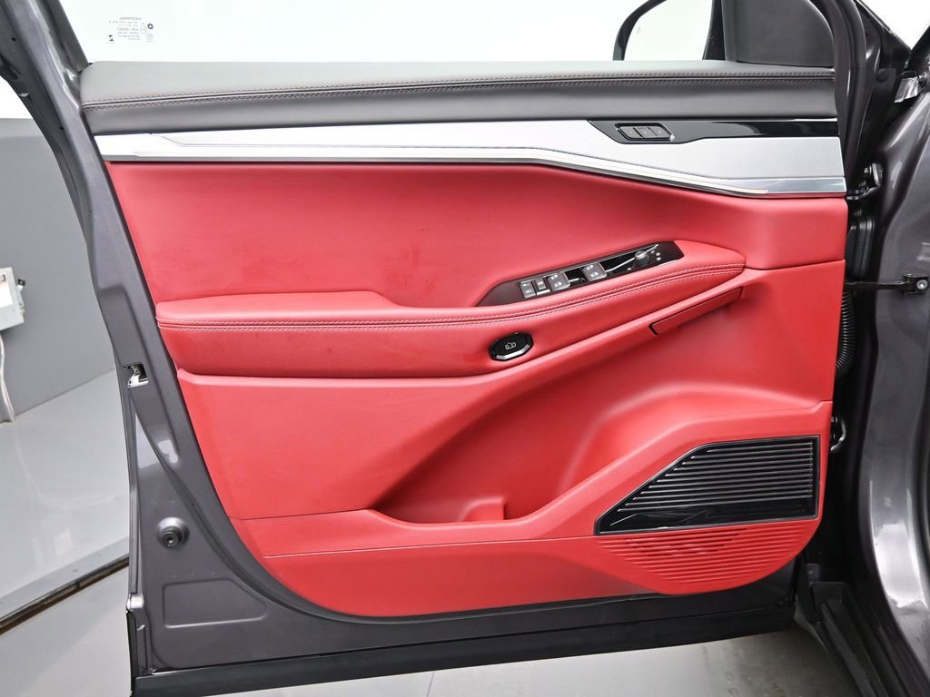 Used 2024 Jeep Wagoneer Launch Edition image 12