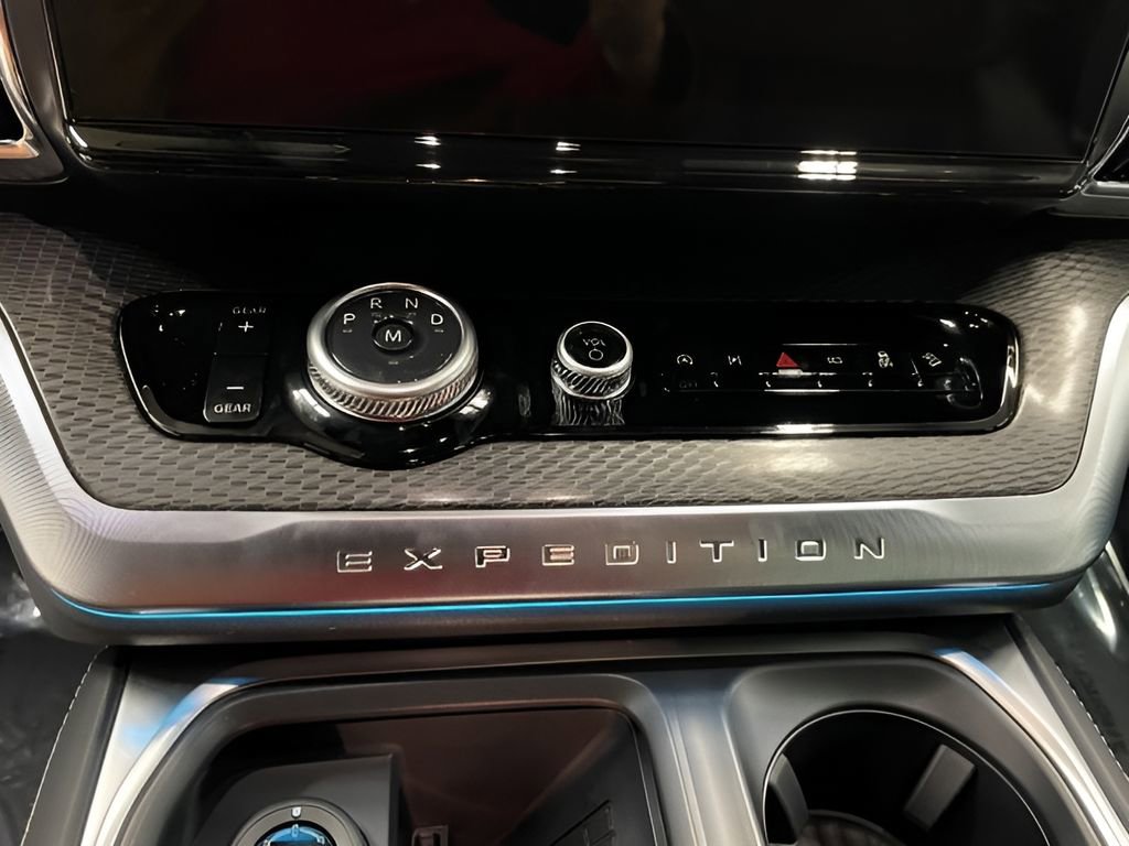 New 2025 Ford Expedition Platinum w/ Stealth Performance Package image 14