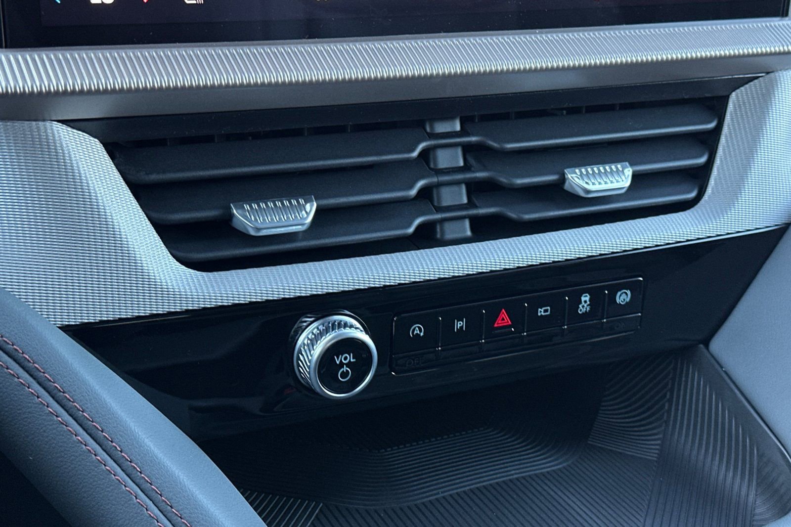 New 2026 Ford Explorer Active w/ Active Comfort Package image 21