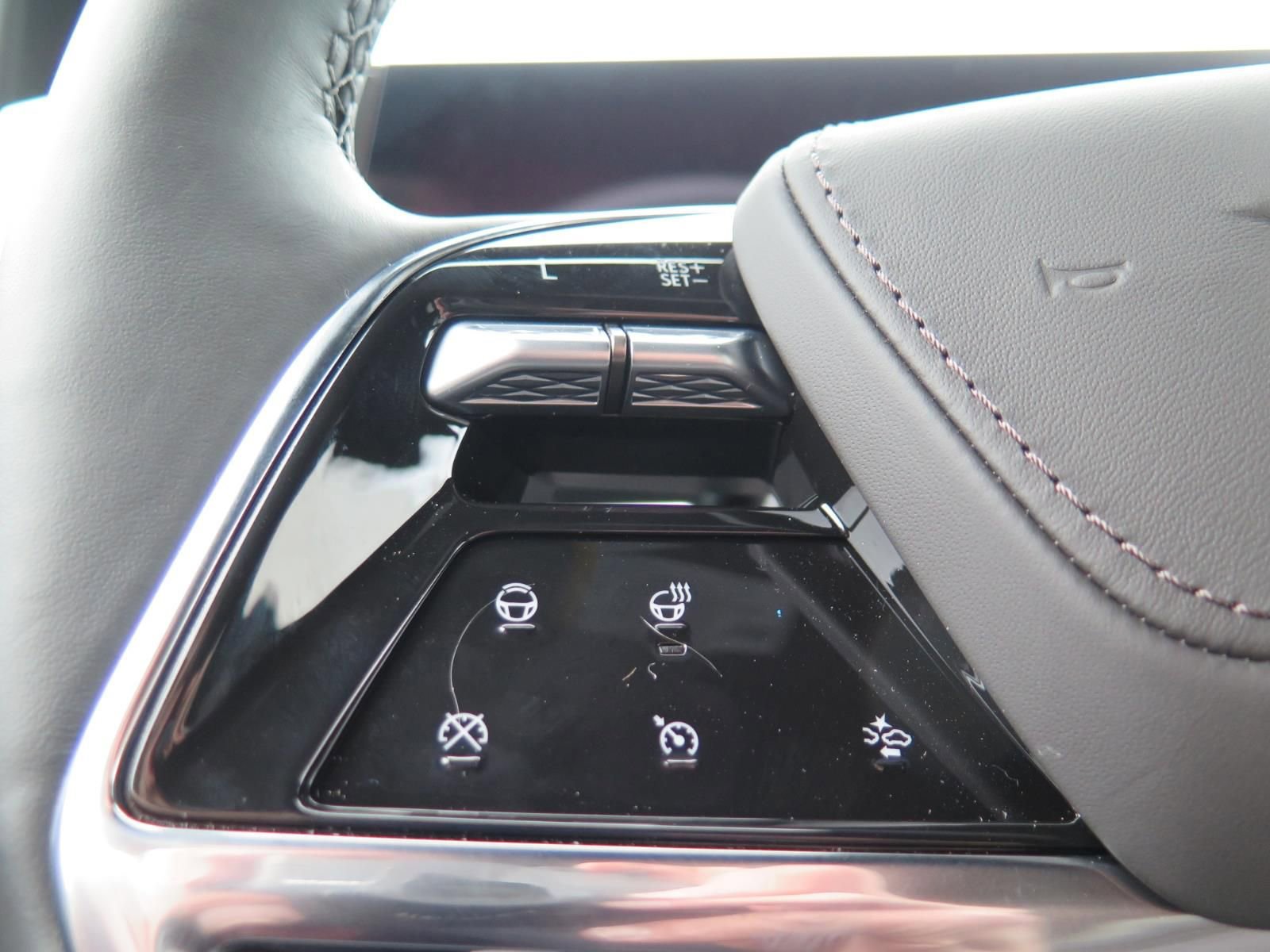 New 2026 Cadillac Escalade Platinum Luxury w/ LPO, Floor Liner Package image 18