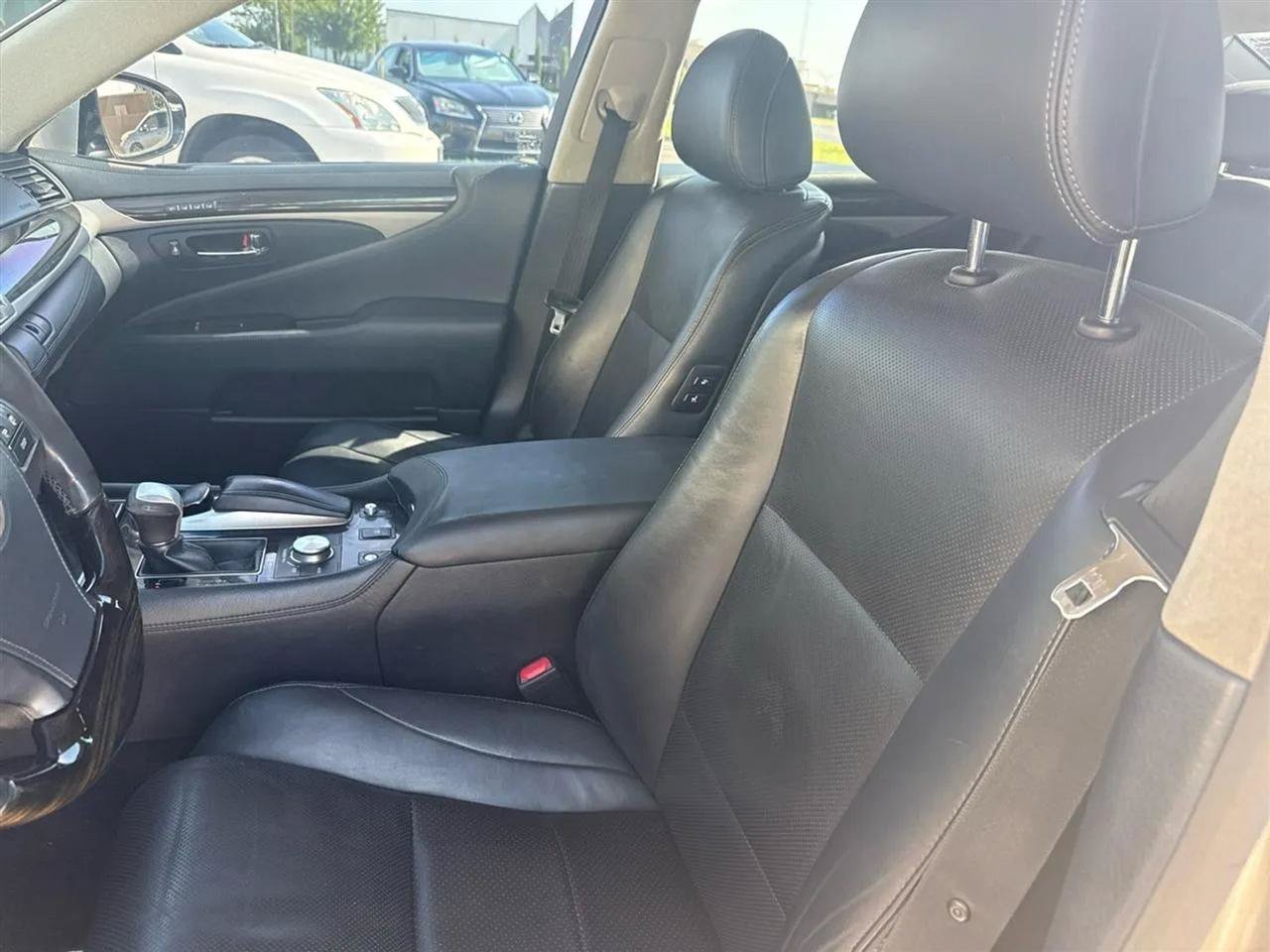 Used 2014 Lexus LS 460 w/ Comfort Package RWD image 37