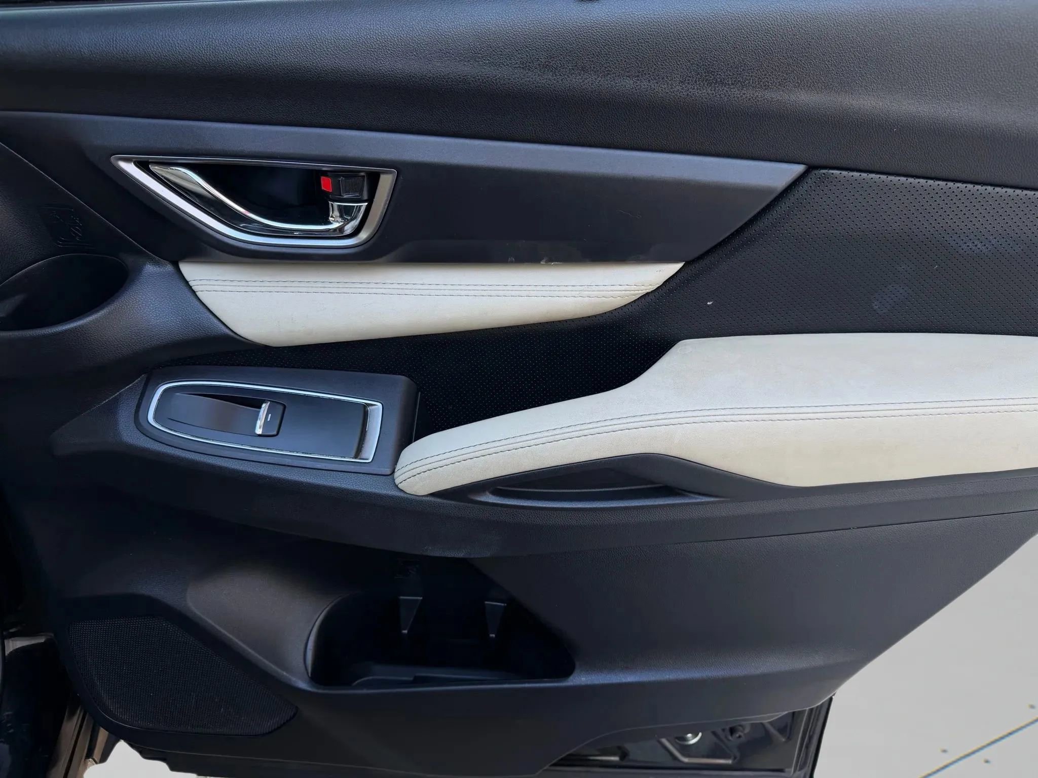 Used 2019 Subaru Ascent Limited w/ Popular Package #3 image 11