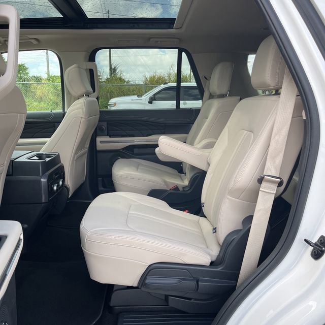 Used 2023 Ford Expedition Platinum RWD image 14