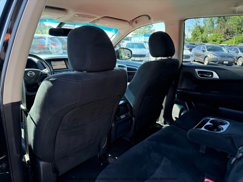 Used 2016 Nissan Pathfinder SV w/ SV Cold Weather Package AWD/4WD image 14