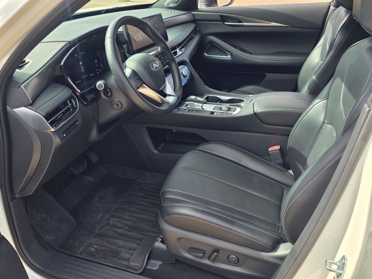 Used 2025 INFINITI QX60 Luxe w/ Black Edition image 8