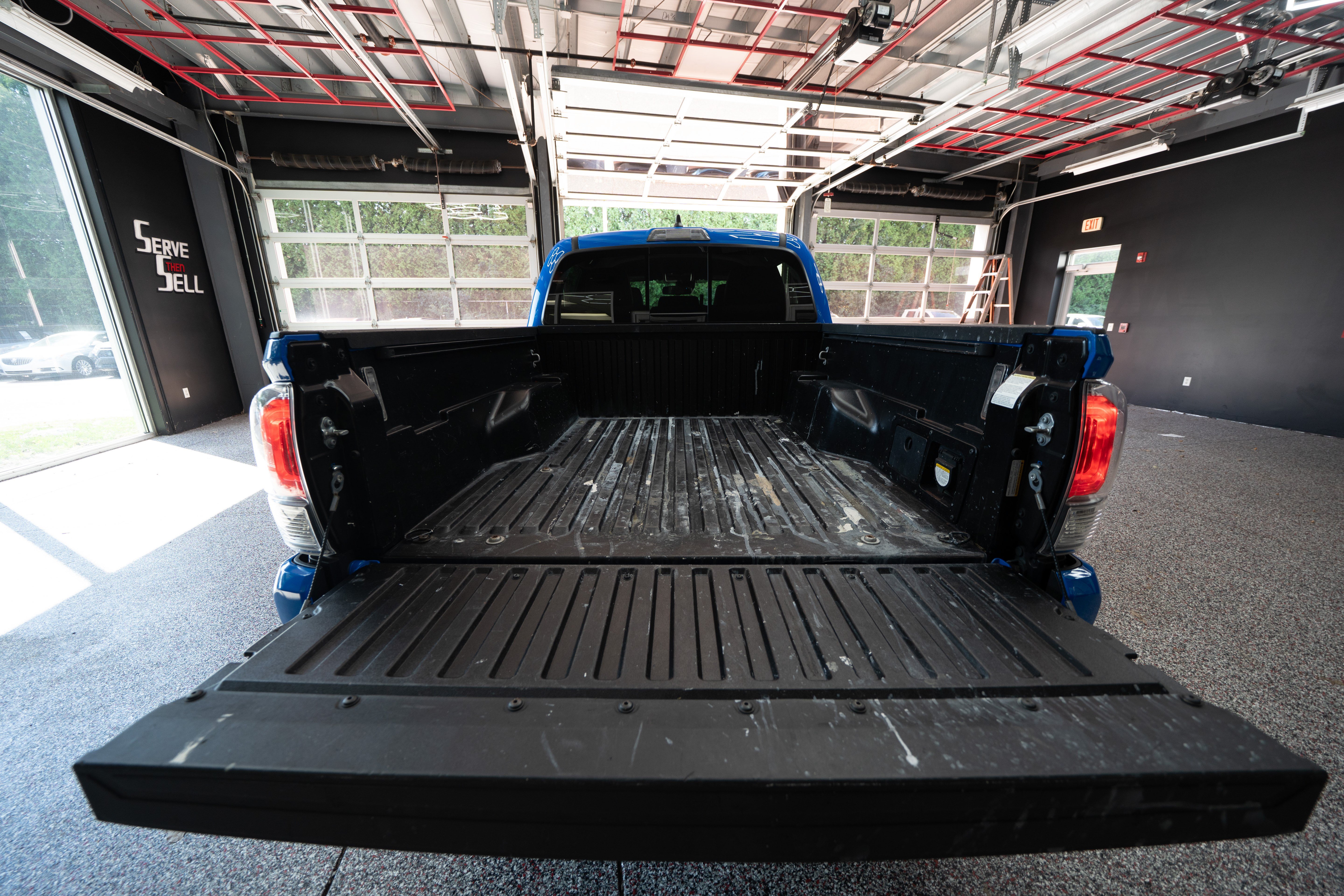 Used 2021 Toyota Tacoma TRD Sport AWD/4WD image 27