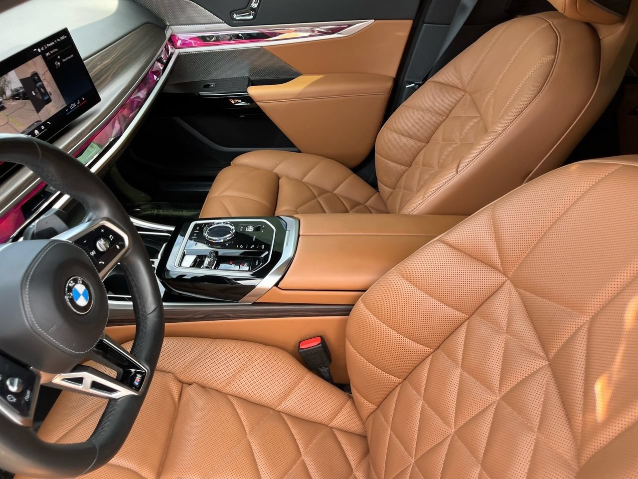 Used 2023 BMW 740i w/ Parking Assistance Package RWD image 17