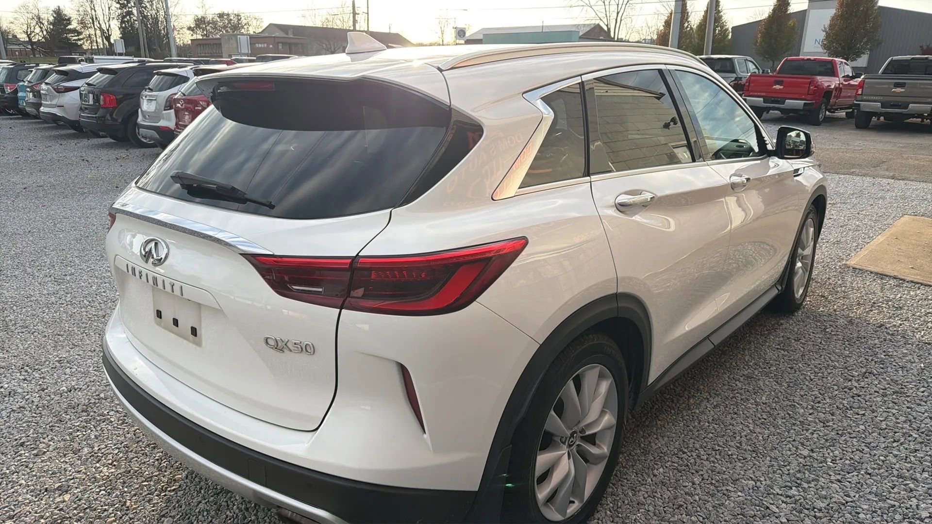 Used 2019 INFINITI QX50 Essential w/ Premium Heat Package image 5