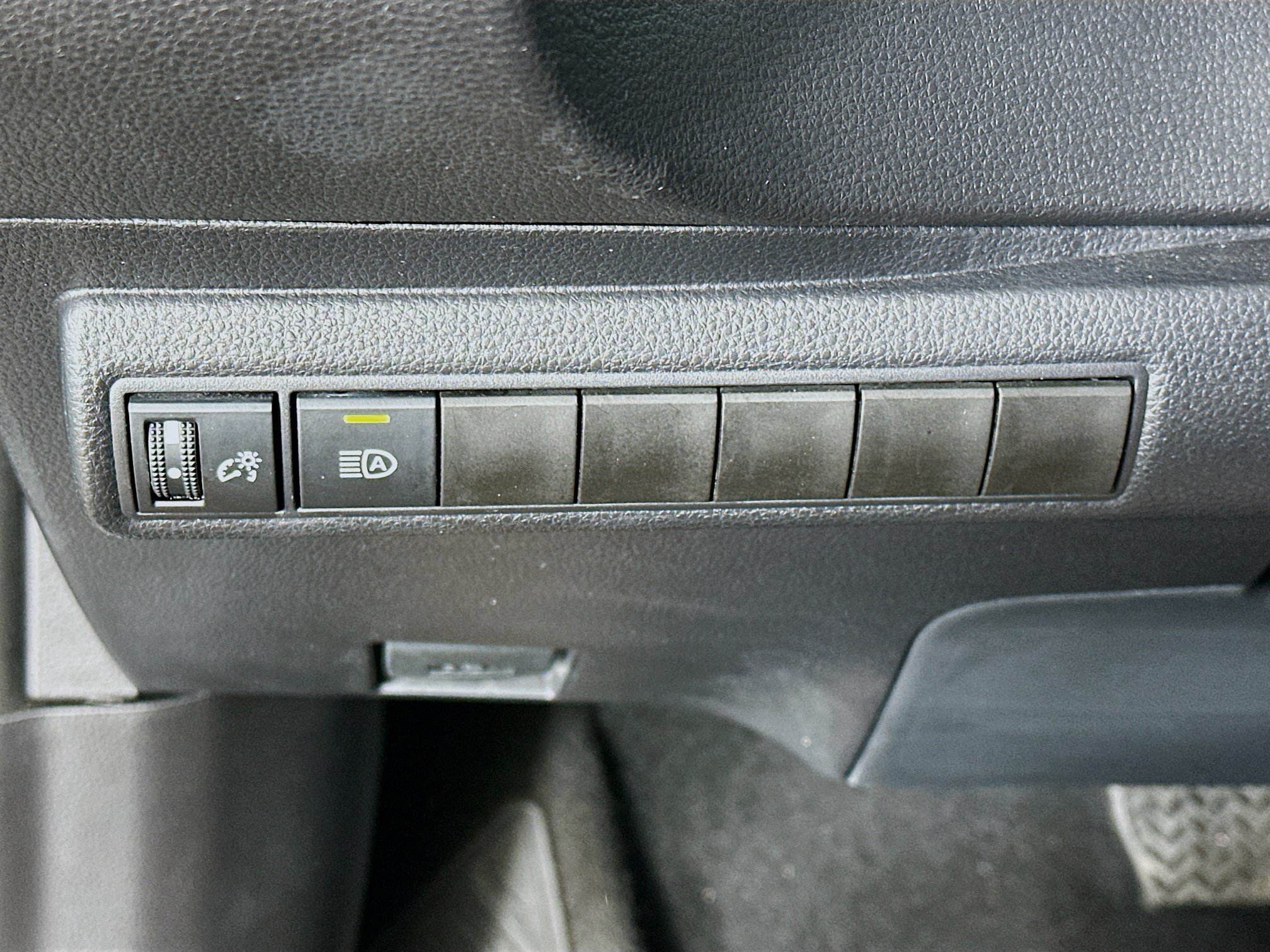 Used 2026 Toyota Corolla LE FWD image 17