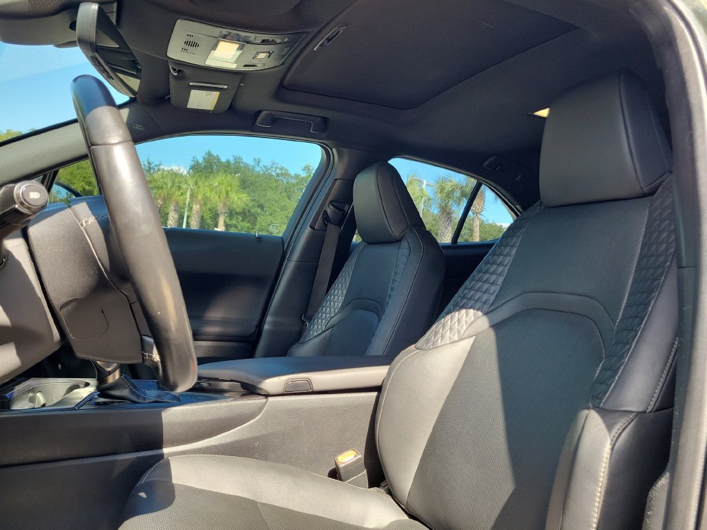Used 2022 Lexus UX 200 w/ Premium Package FWD image 22