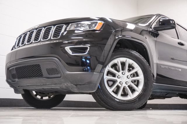 Used 2022 Jeep Grand Cherokee Laredo E w/ Security & Convenience Group RWD image 2