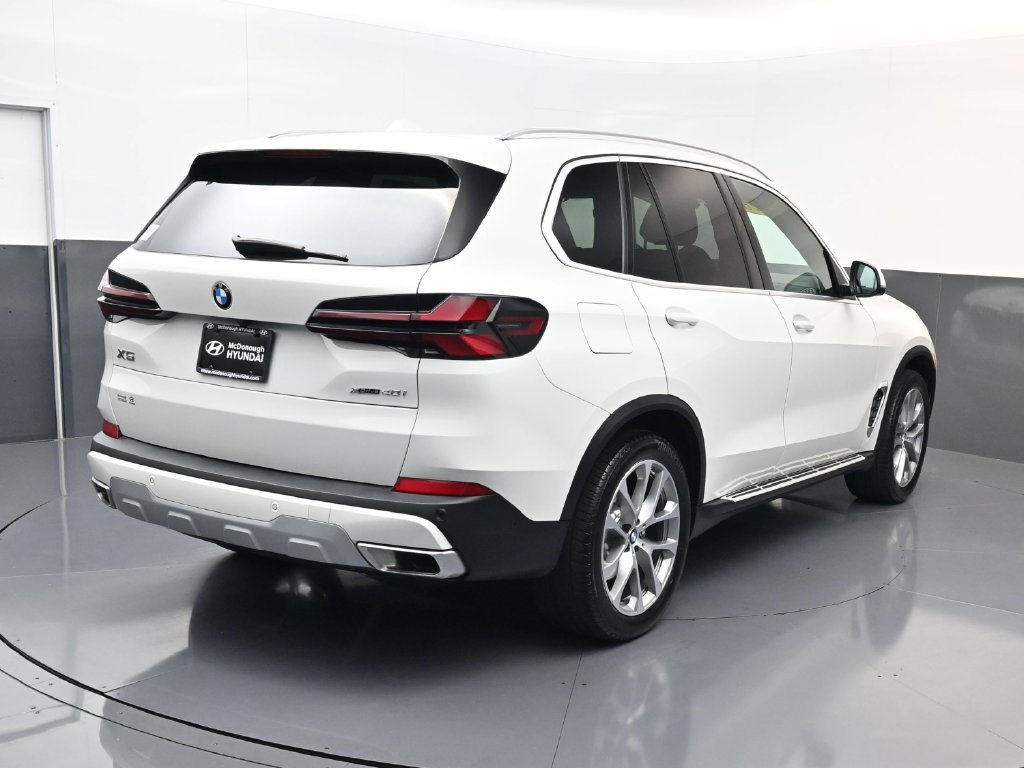 Used 2026 BMW X5 xDrive40i AWD/4WD image 3