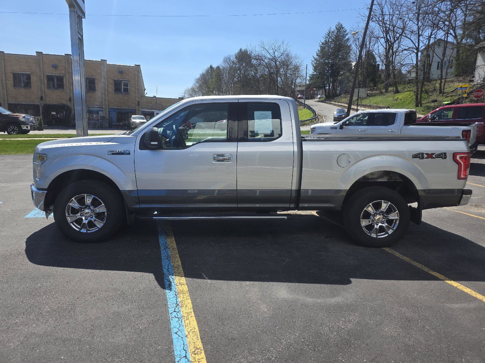 Used 2015 Ford F150 XLT w/ Equipment Group 302A Luxury image 4