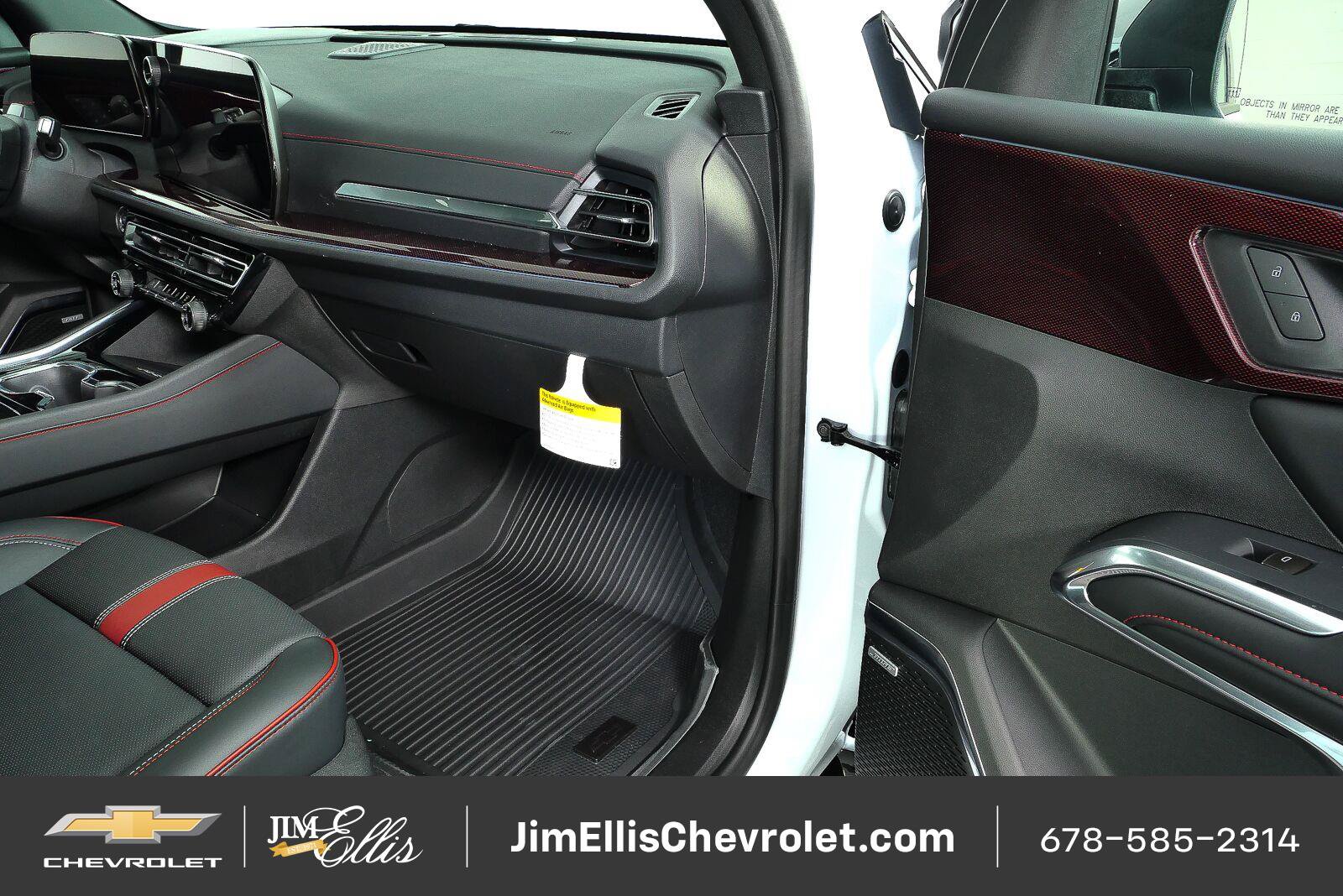 New 2027 Chevrolet Traverse RS w/ LPO, Floor Liner Package AWD/4WD image 24